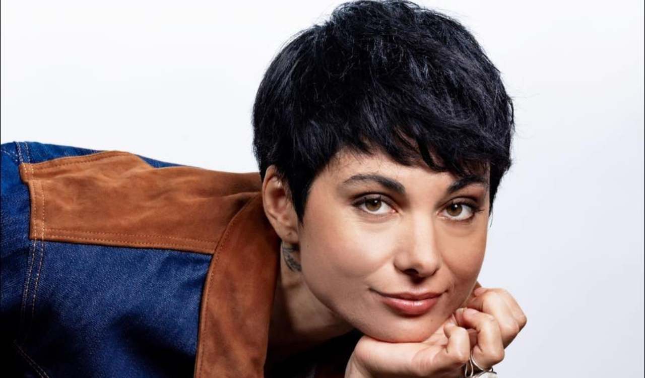 Giordana Angi, esce “Dammi un bacio”: tra emozione, paura e verità dell’amore reale