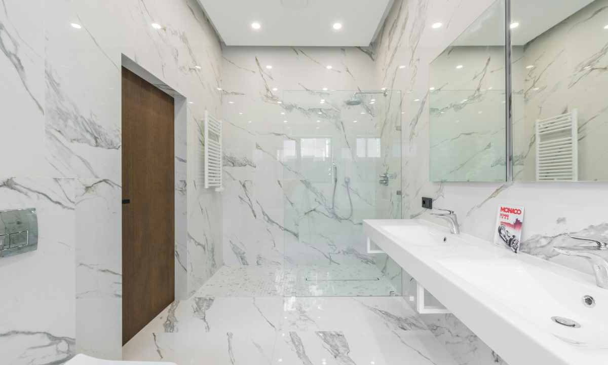 Calcare rimosso da rubinetti e doccia | bagno pulito con poco sforzo: l’unico detersivo da usare