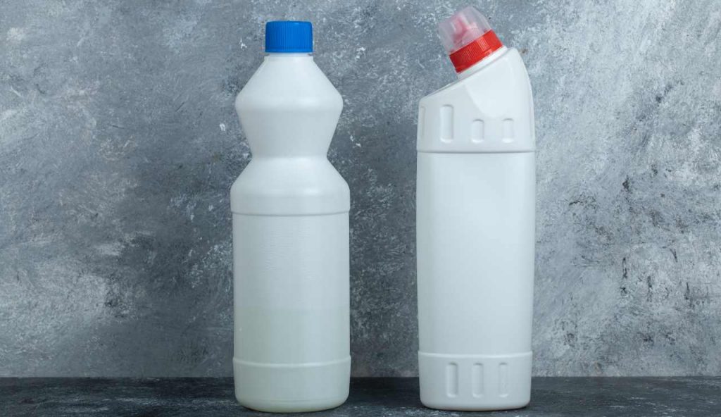 Candeggina e ammoniaca? Vietatissimo | Clorammine e rischi respiratori: quali altri mix evitare secondo ISSalute