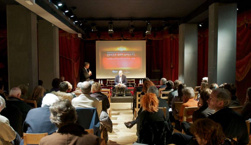 Addio a Maurizio Fercioni: Milano perde il tatuatore storico e fondatore del Teatro Franco Parenti