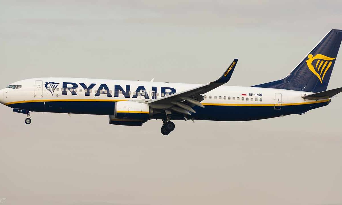 Fino a 2 ore fa c’era un modo legale per pagare la metà i biglietti Ryanair | Troppo conveniente per essere vero: scoperto il “bug”